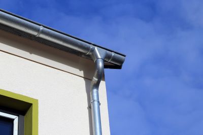 Clean Commercial Gutter System